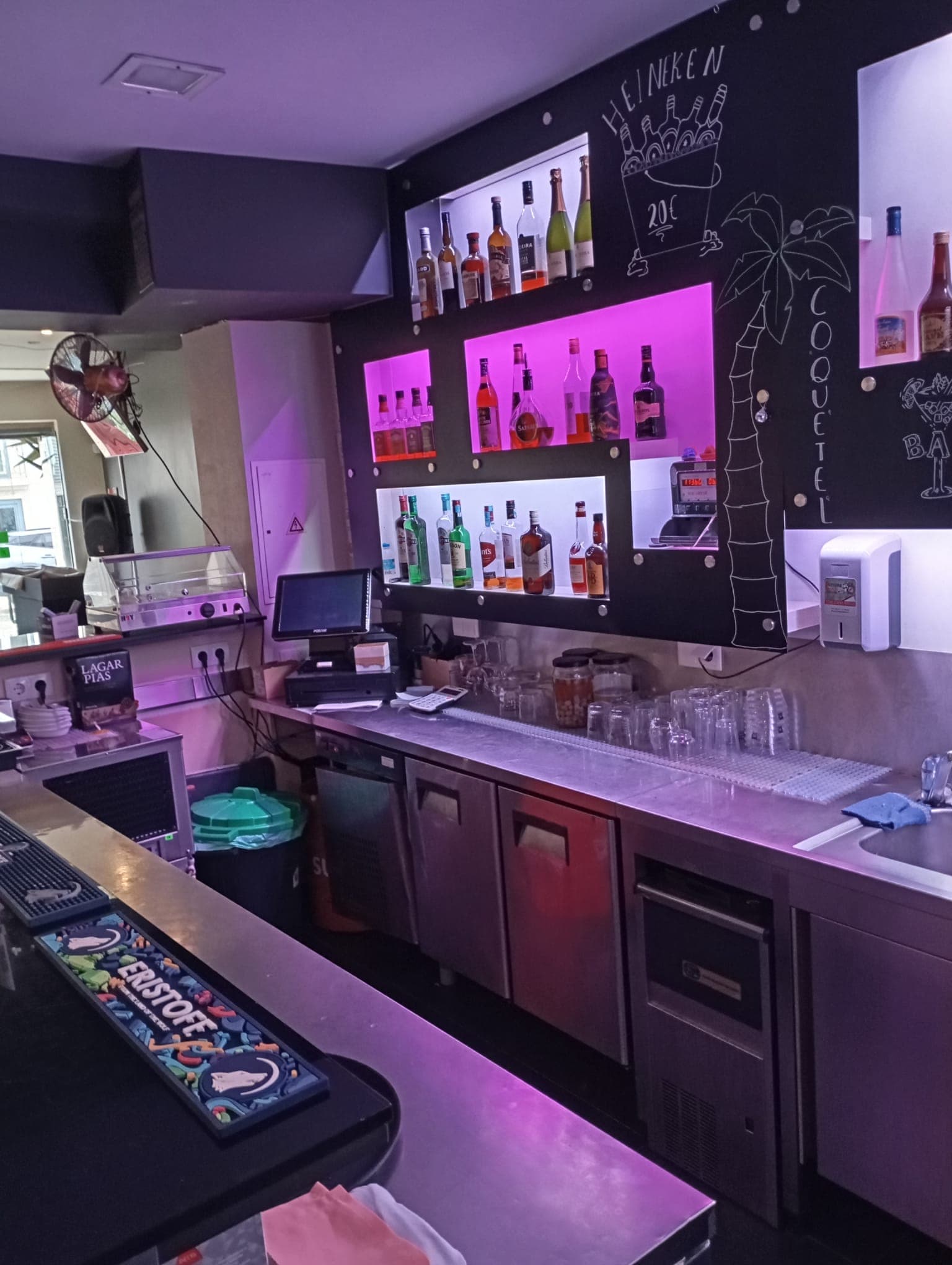 Interior do bar lounge O Pacio em Leiria